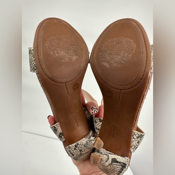 NWOT Vince Camuto Snake Print Metallic Velcro Sandals - Picture 11 of 12